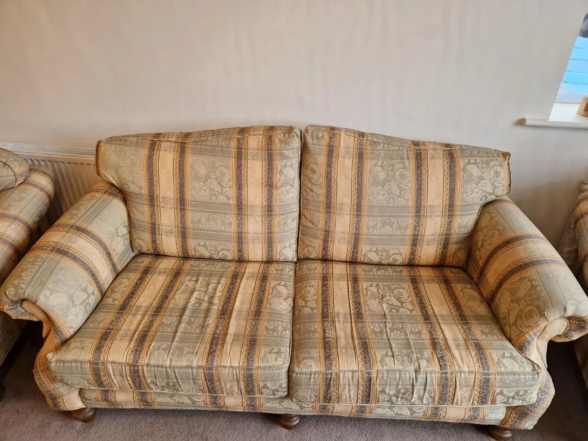 3 Piece Suite of Furniture - Image 2