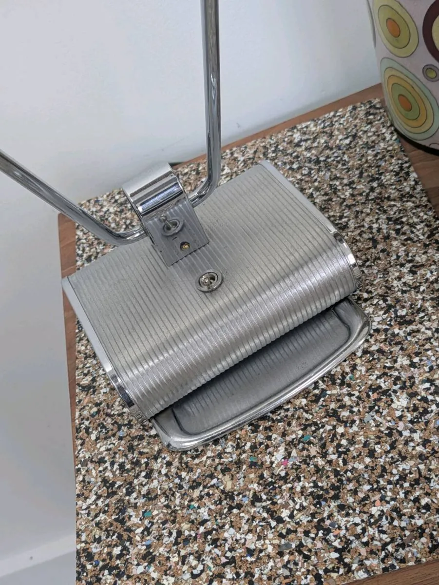 Eileen Gray for Jumo N71 Lamp - Image 4