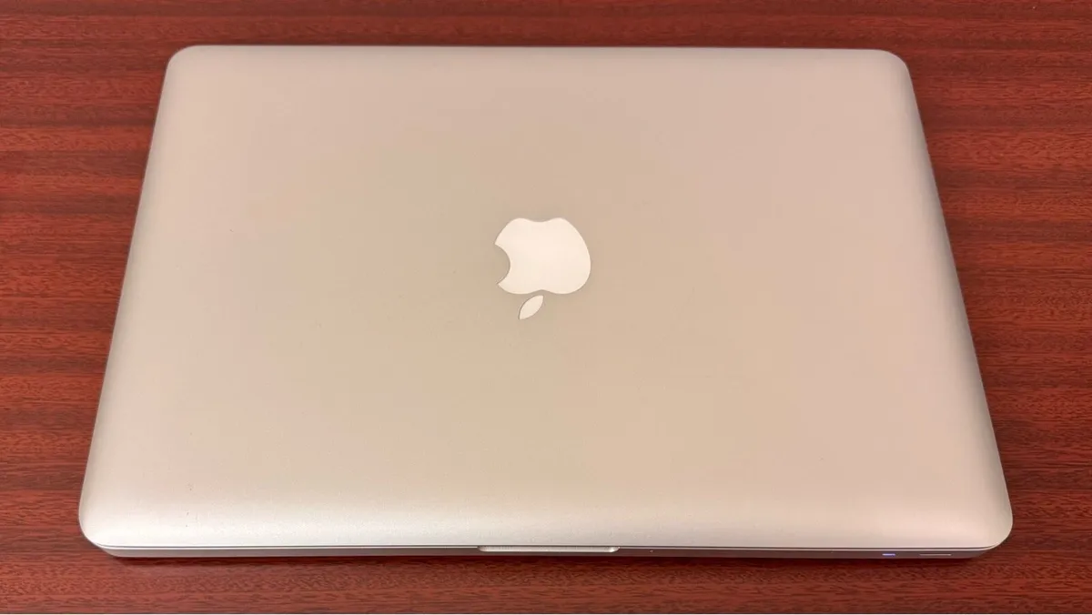 MacBook Pro 13 inch - Image 2
