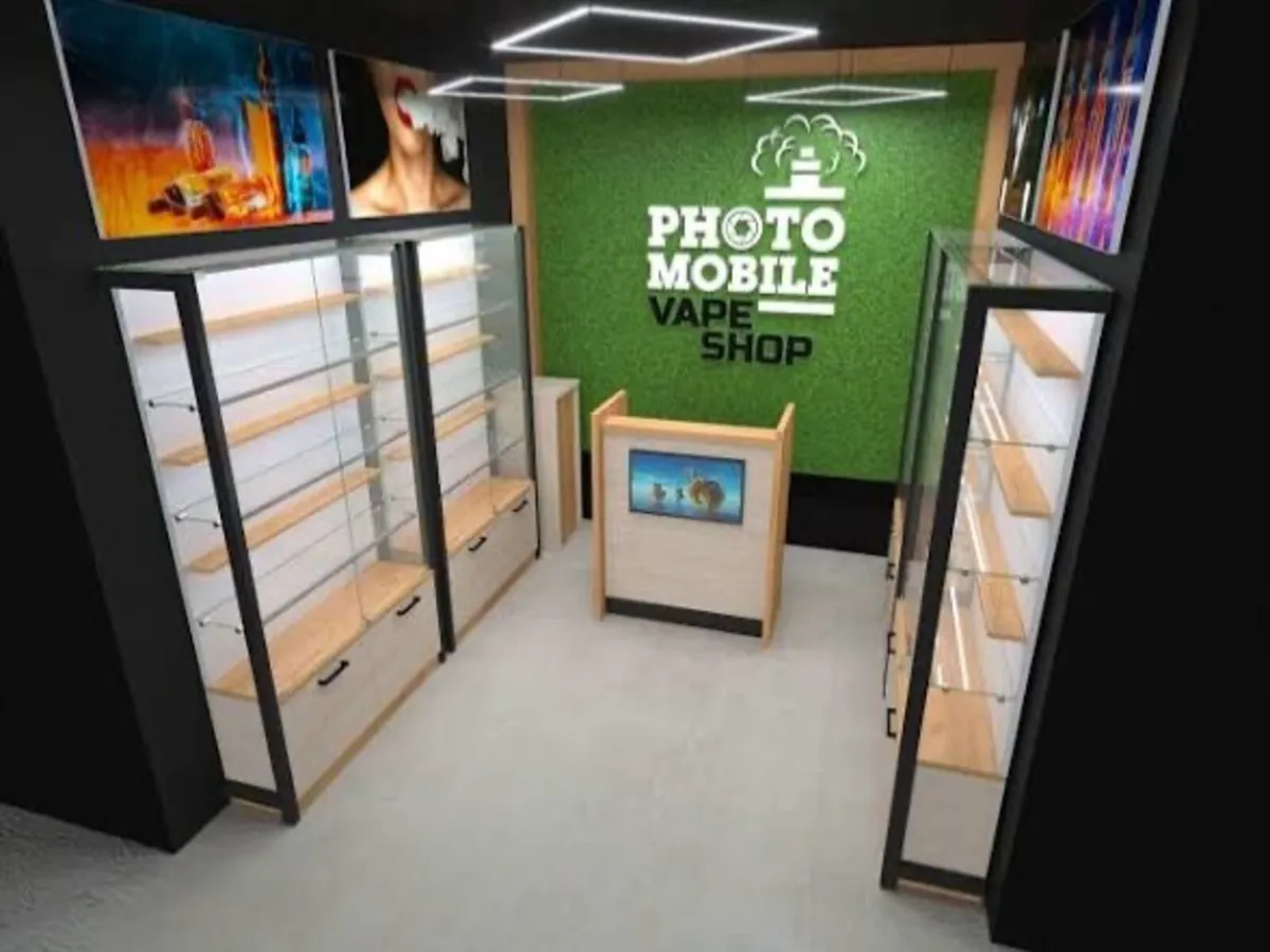 electronic goods and display cases - Image 2