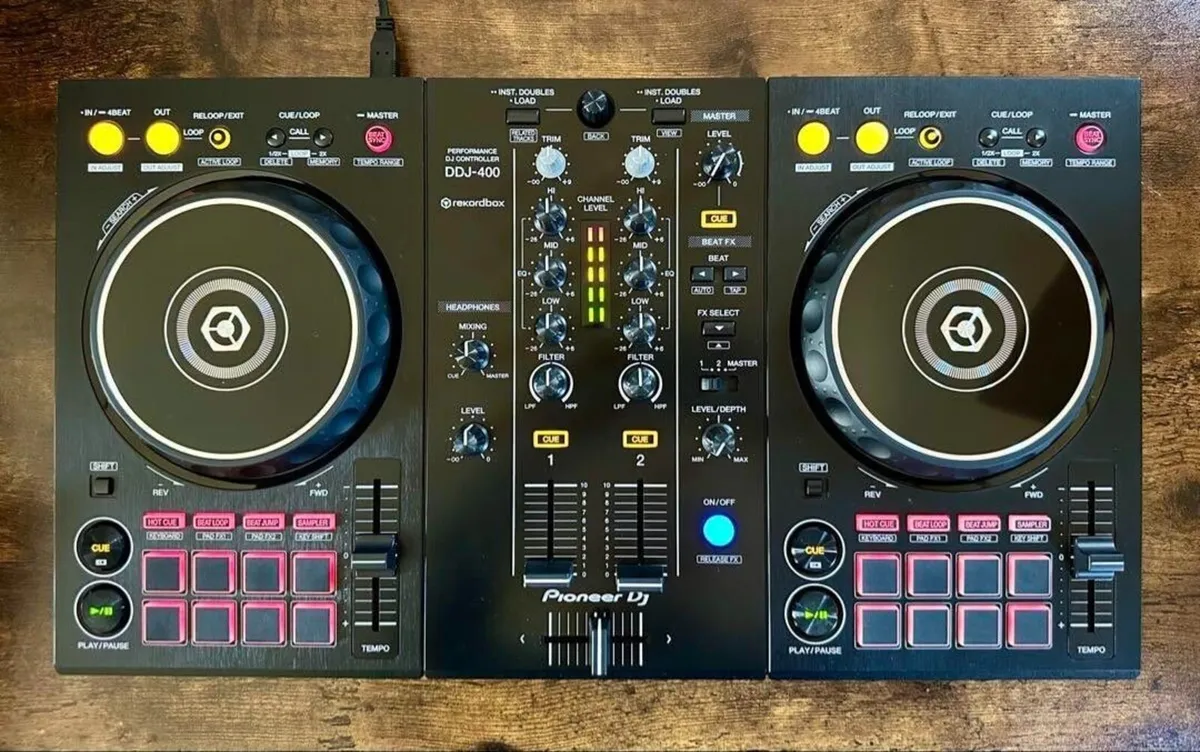 Pioneer DDJ-400 DJ Controller - Image 1