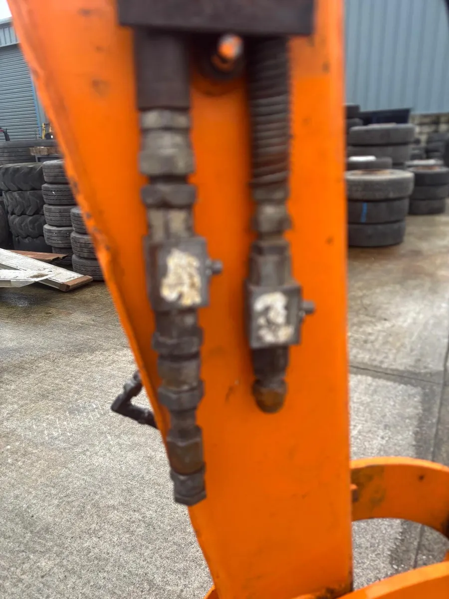 For Sale: NKK 55-8 Excavator - Image 3