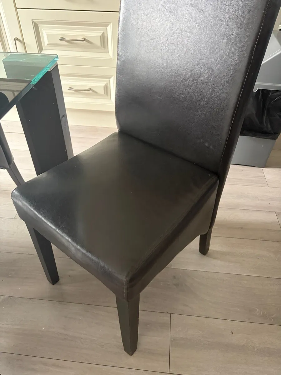 Kitchen table and chairs - Image 4