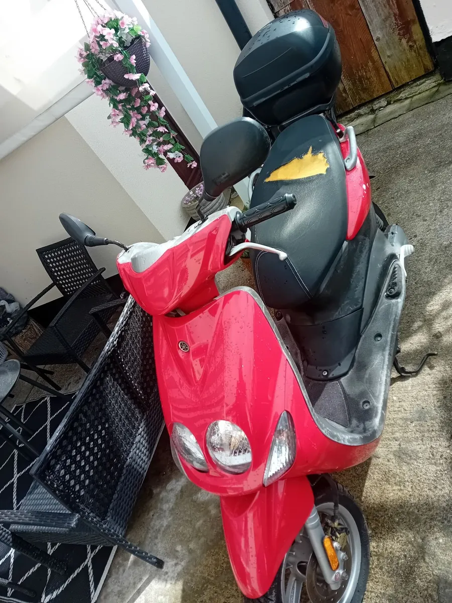 YAMAHA  2011 - Image 1