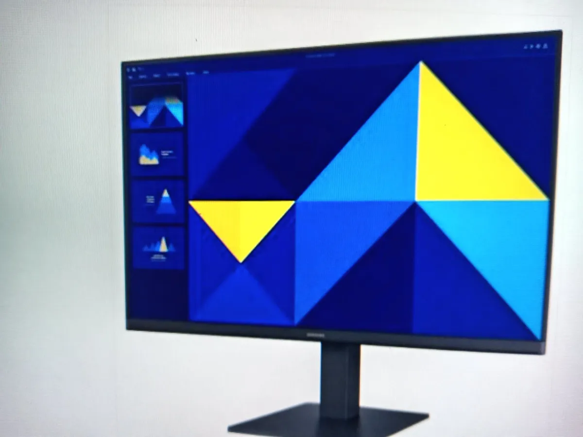 SAMSUNG  24" S3 TV/PC/GAMING MONITOR  BRAND NEW - Image 3