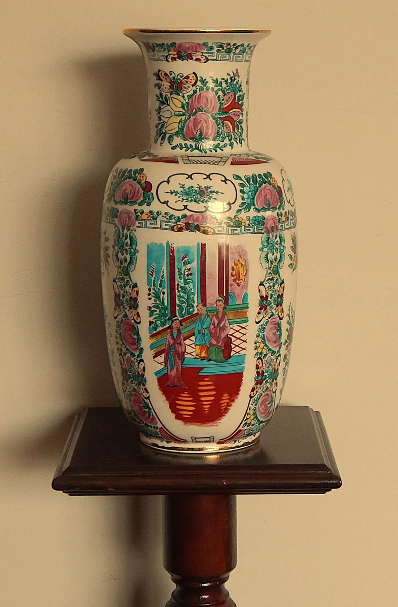 Chinese Style Art Pottery Ceramic Vase - Image 1