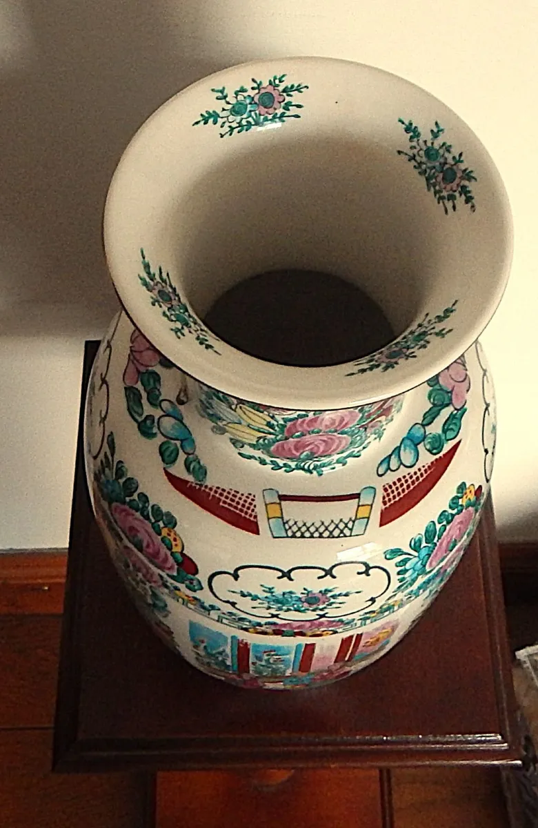 Chinese Style Art Pottery Ceramic Vase - Image 3