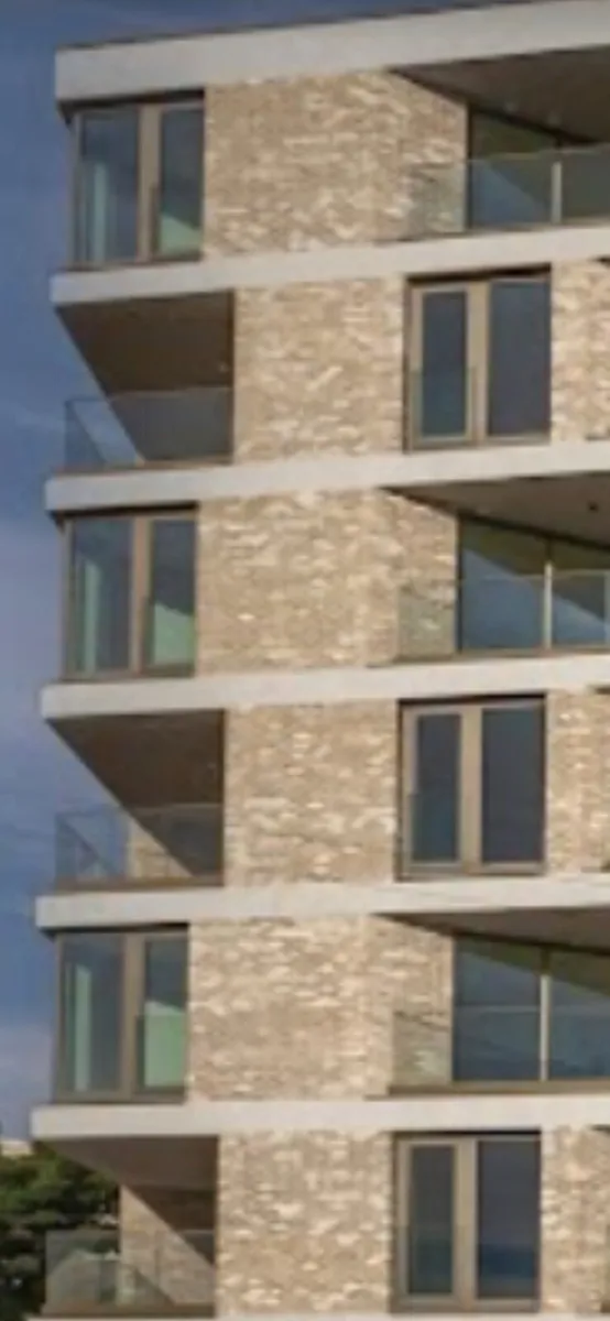 Pallets of bricks - Image 3