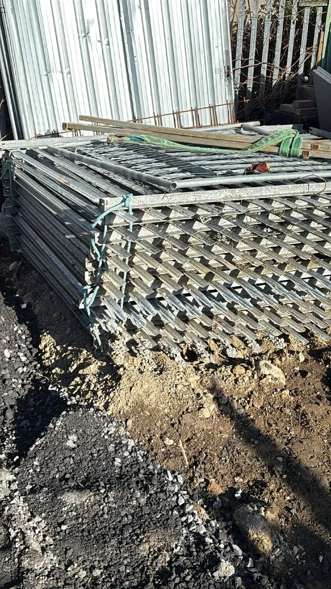 Galvanised Steel Fencing