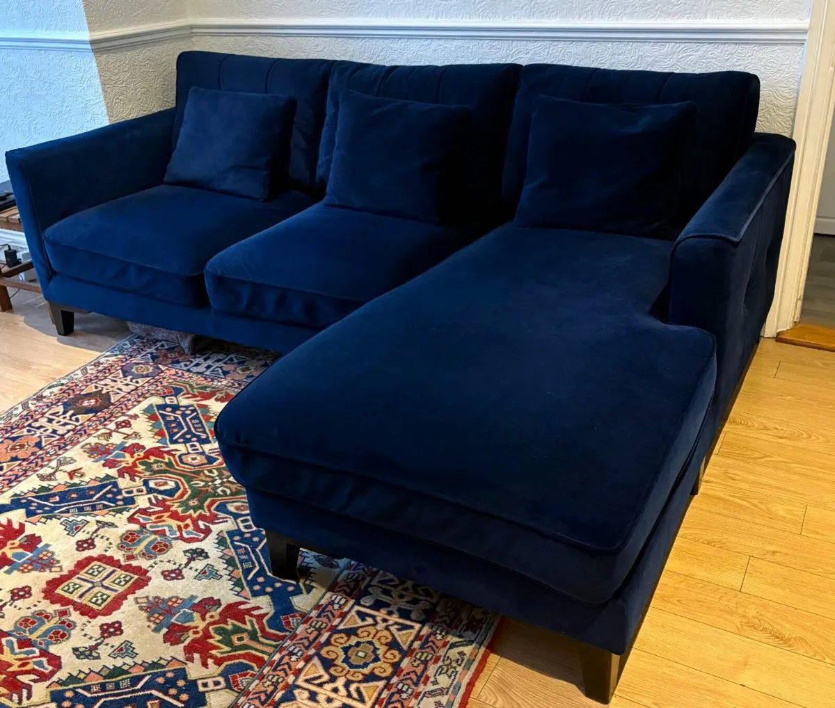 L-shaped sofa mint condition from EZ living - Image 3