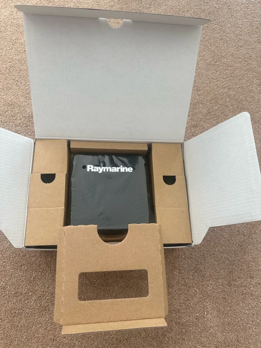 Raymarine P70s autopilot control - Image 2