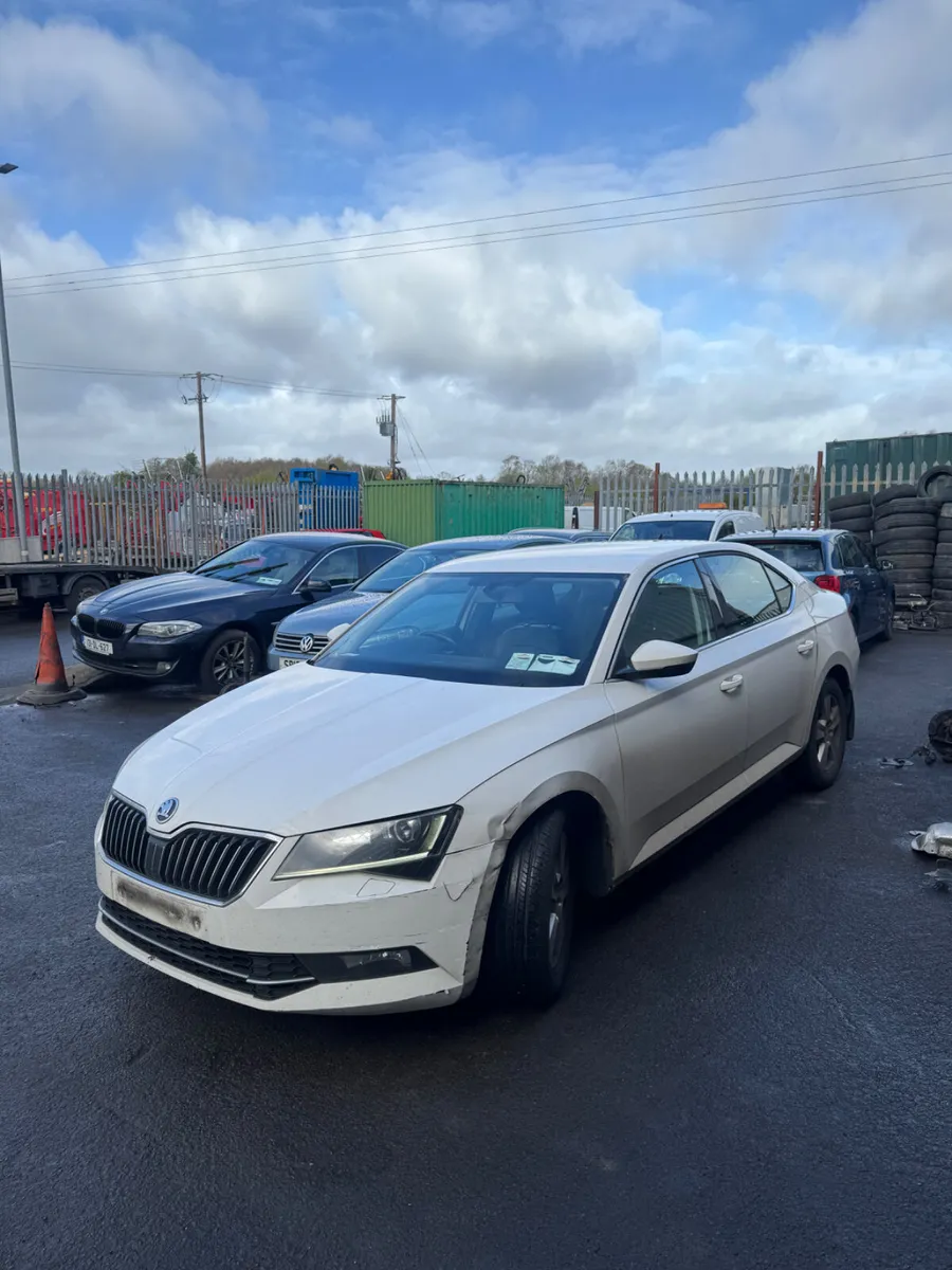 2017 Skoda Superb BREAKING / PARTS - Image 4