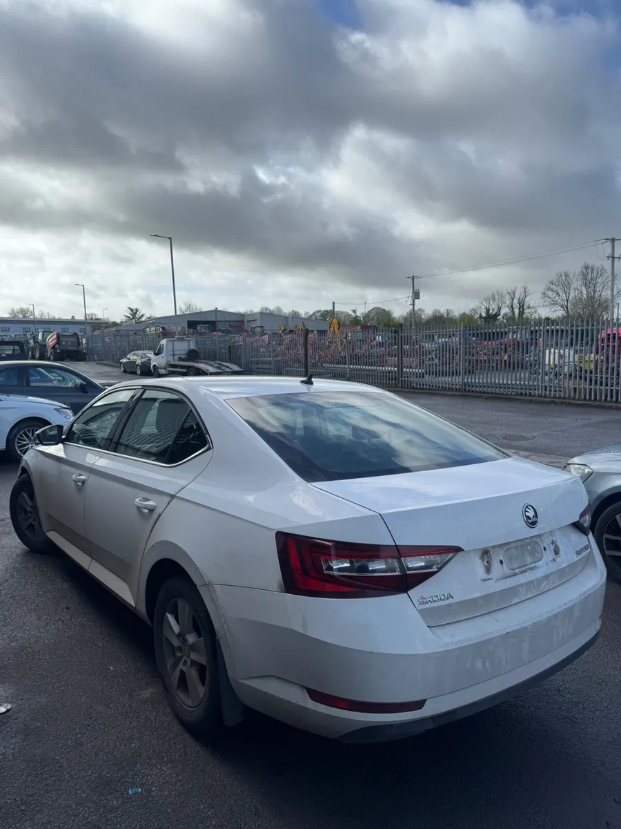 2017 Skoda Superb BREAKING / PARTS - Image 3