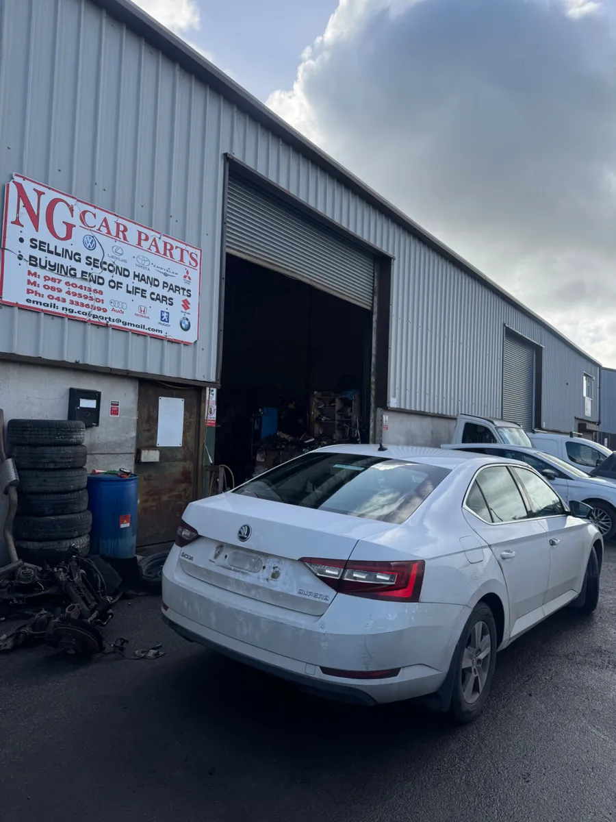 2017 Skoda Superb BREAKING / PARTS - Image 2