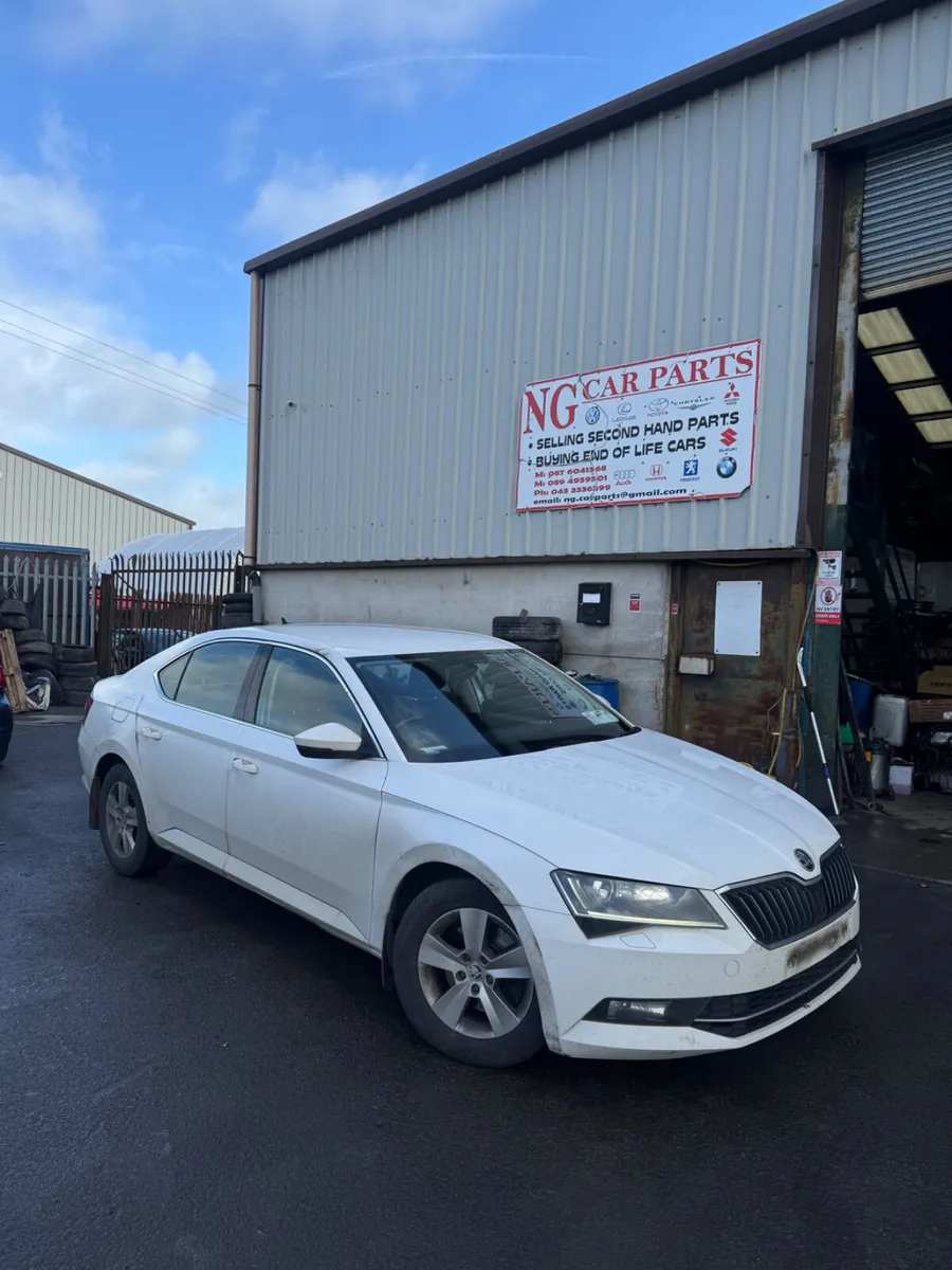 2017 Skoda Superb BREAKING / PARTS - Image 1