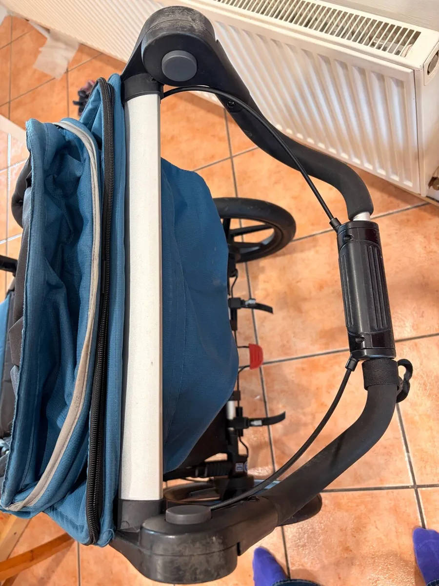 Thule Jogging stroller - Image 3