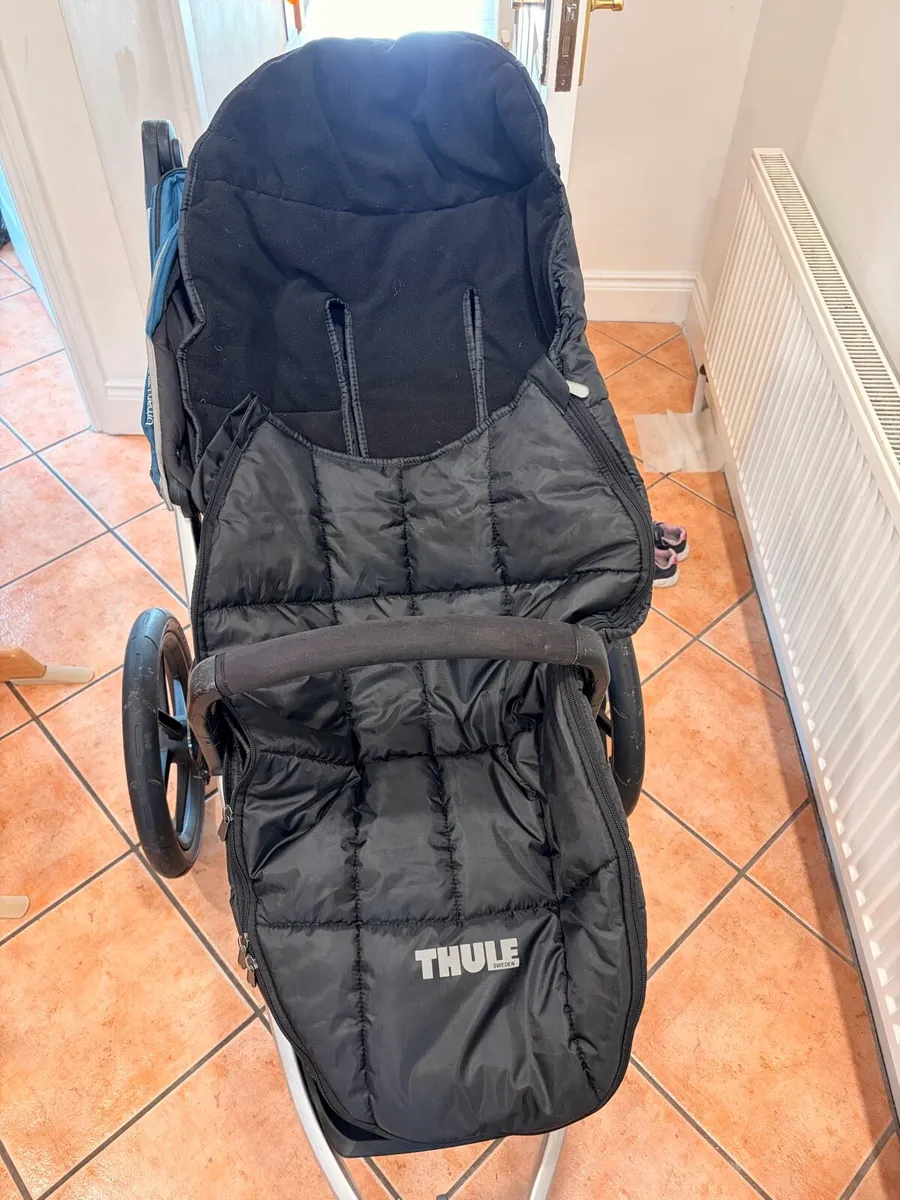 Thule Jogging stroller - Image 2