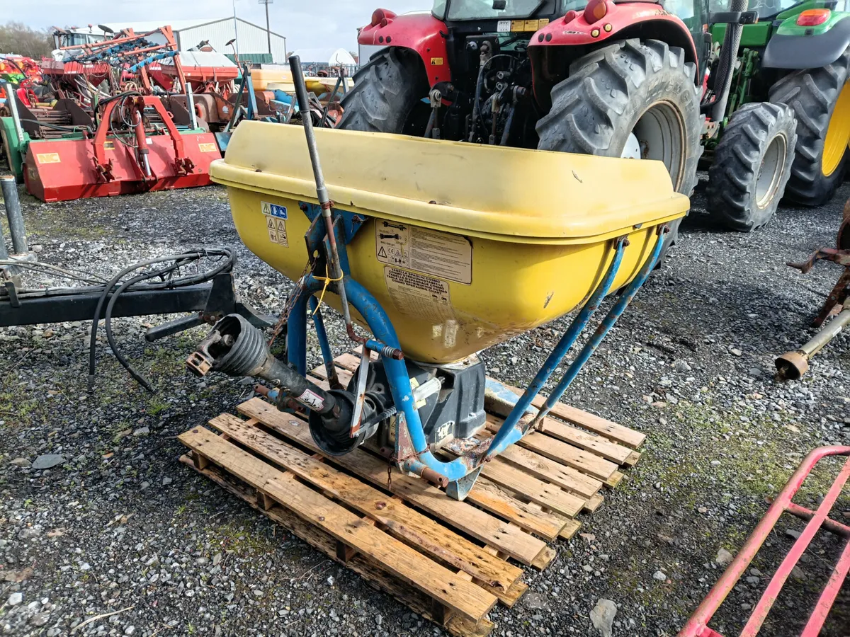 Flemming fertiliser spreader - Image 3