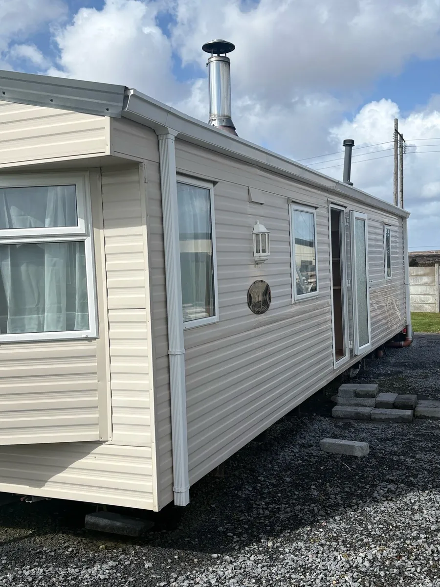 Mobile home - Image 1