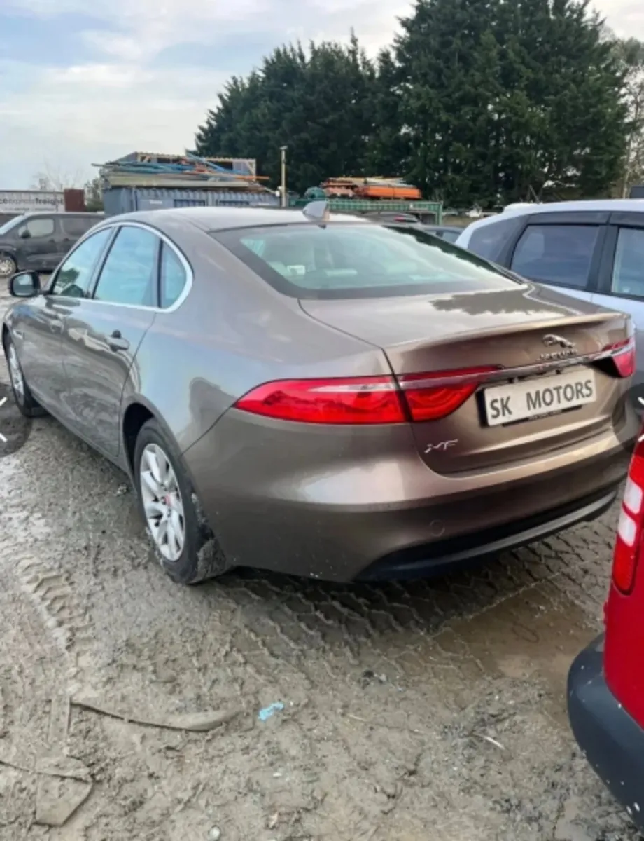 2016 Jaguar XF 2.0 Dsl Auto engine damage - Image 3