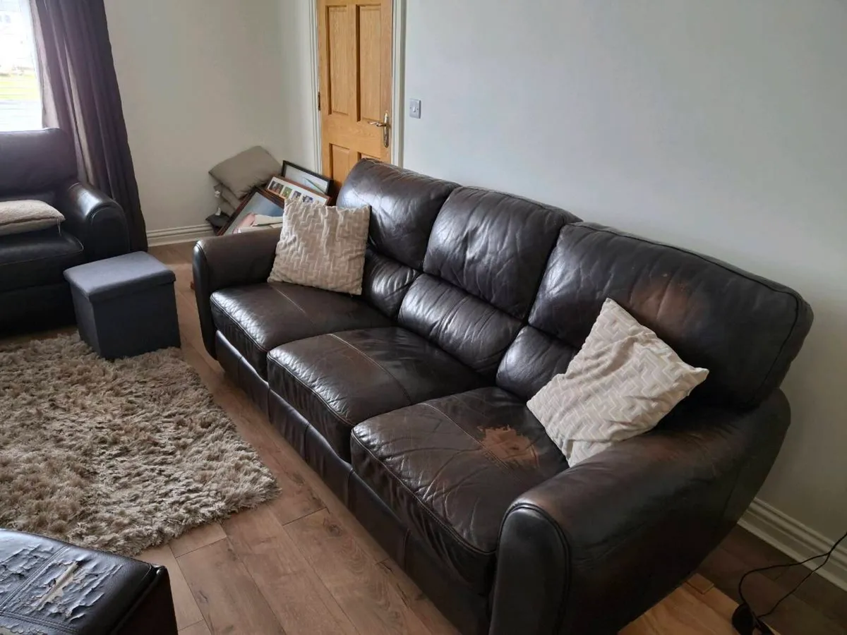 Leather couch - Image 1