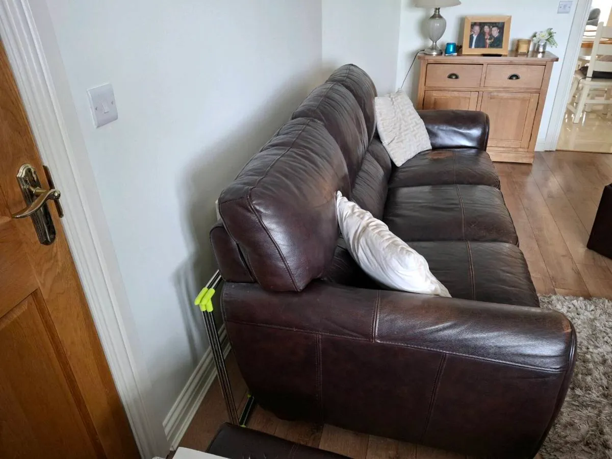 Leather couch - Image 3