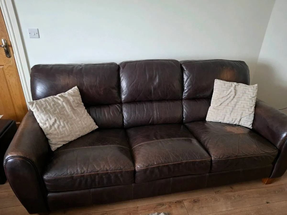 Leather couch - Image 2