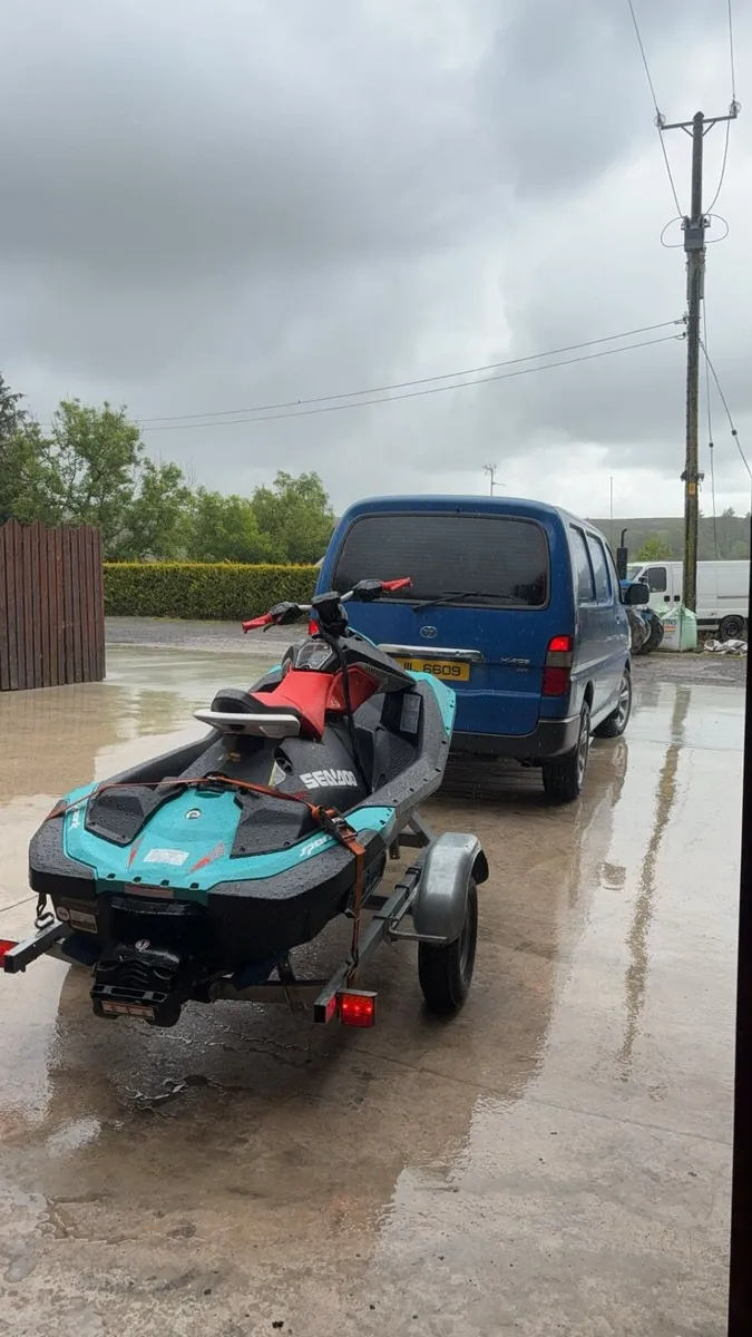 Seadoo spark trixx jetski - Image 2