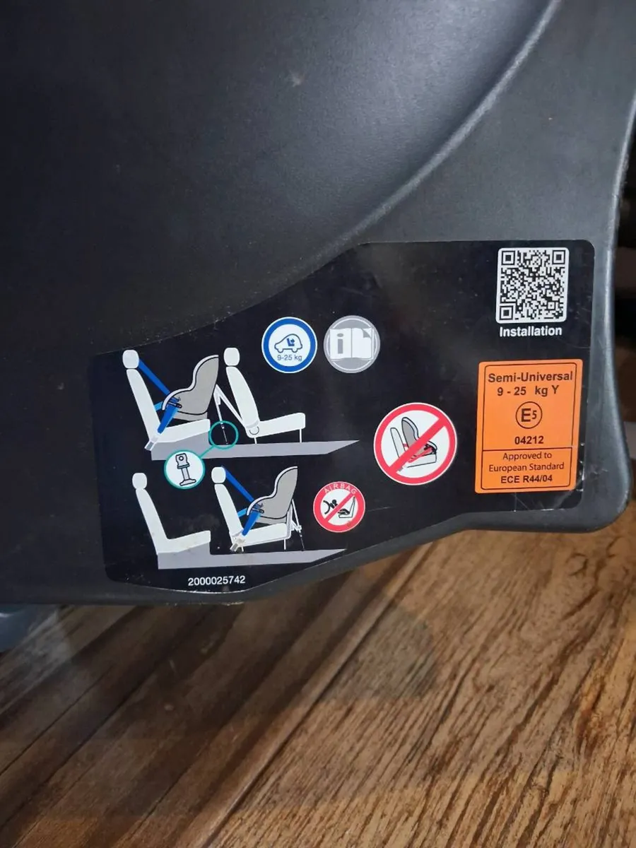 Britax Max rear facing car seat - Image 3