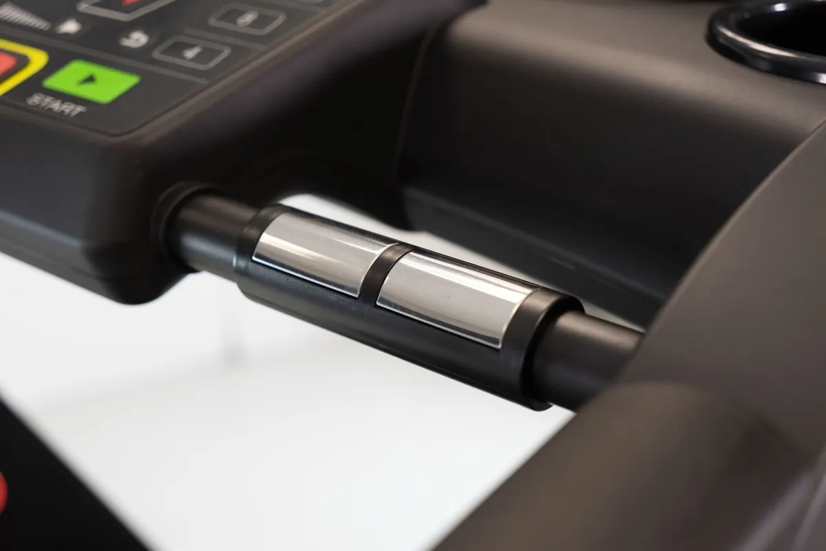 SALE BH Fitness: RS2000 Touchscreen Treadmill - Image 4