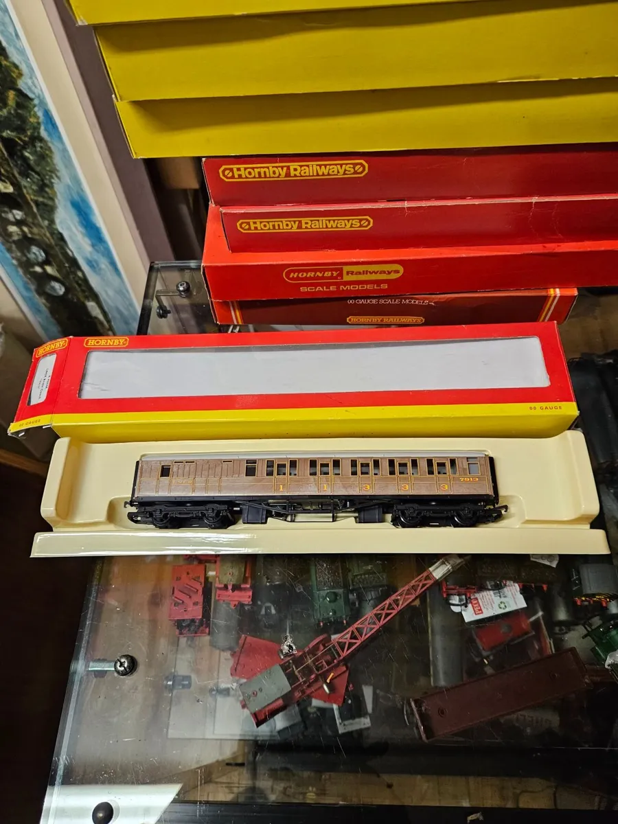 Hornby OO Gauge Carraige - Image 2