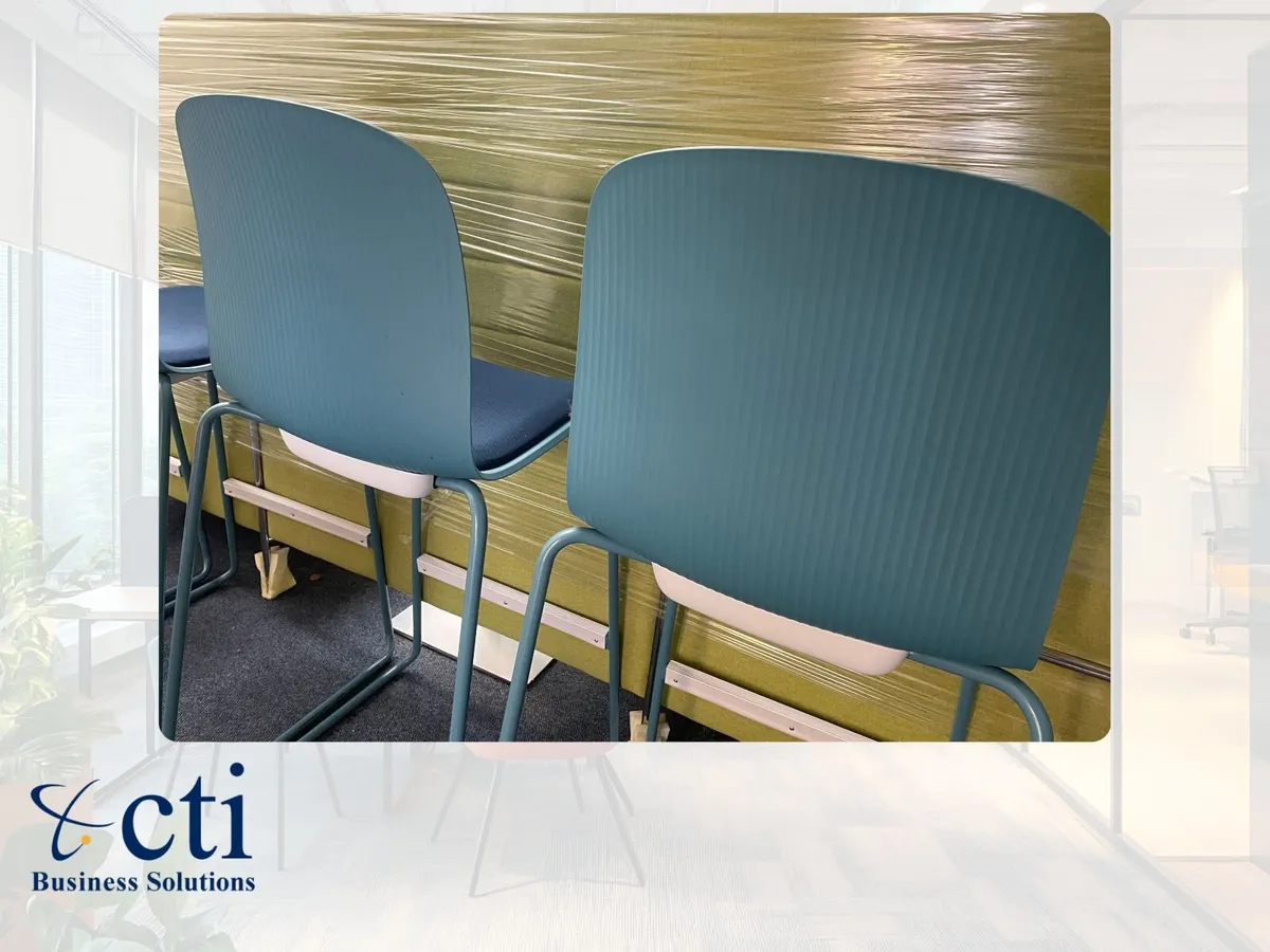 4 X Steelcase Cavatina Canteen High Stools-Grade A - Image 4