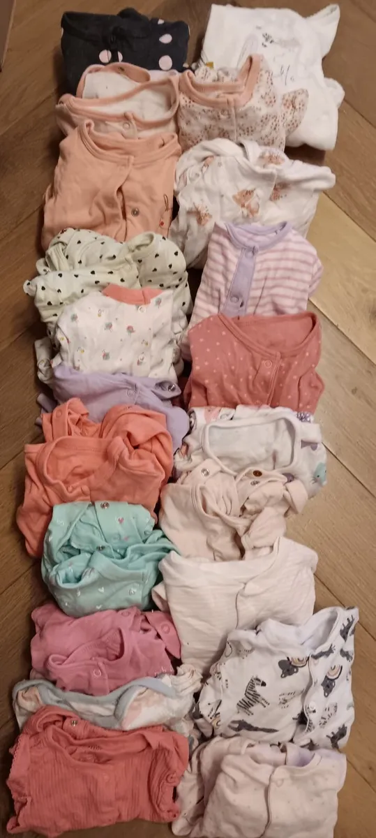 Baby clothes - Image 1