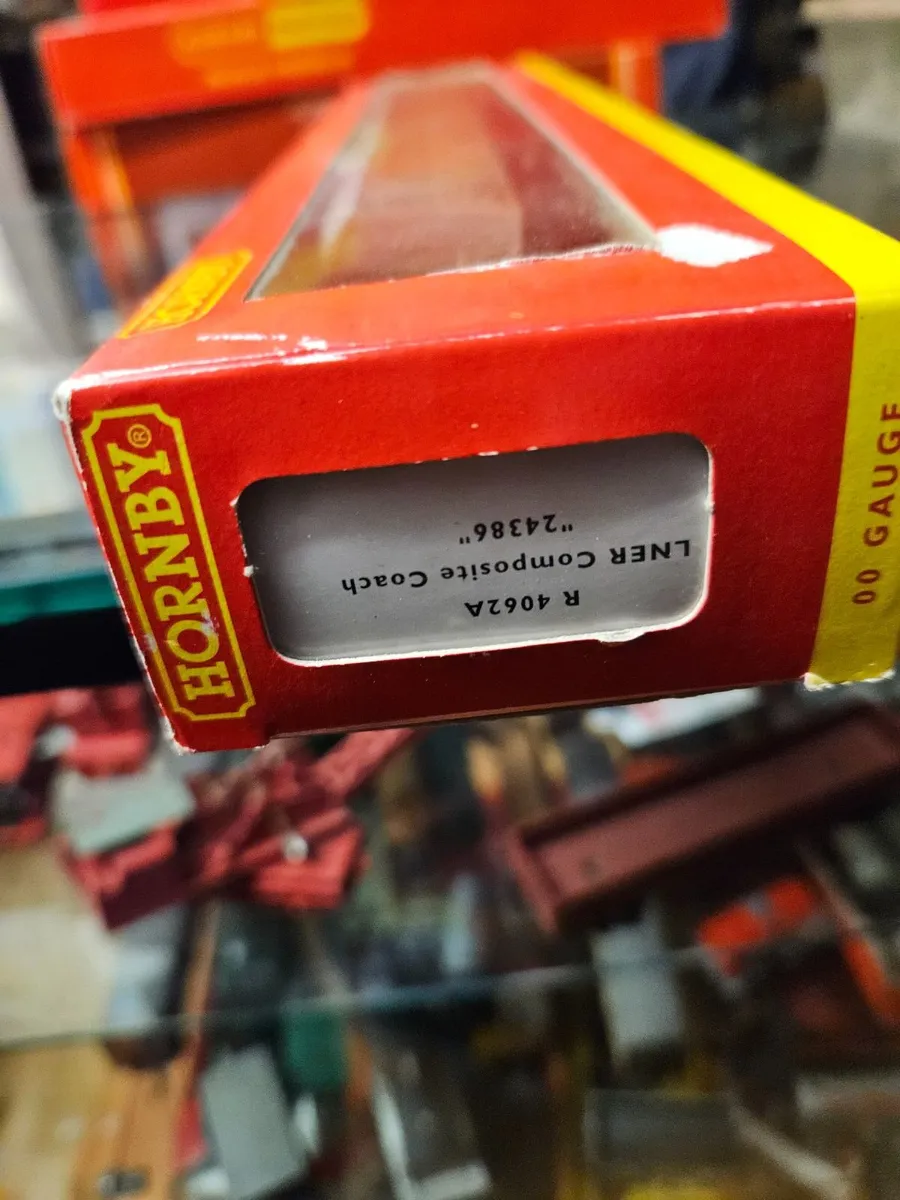 Hornby OO Gauge Carraige - Image 2