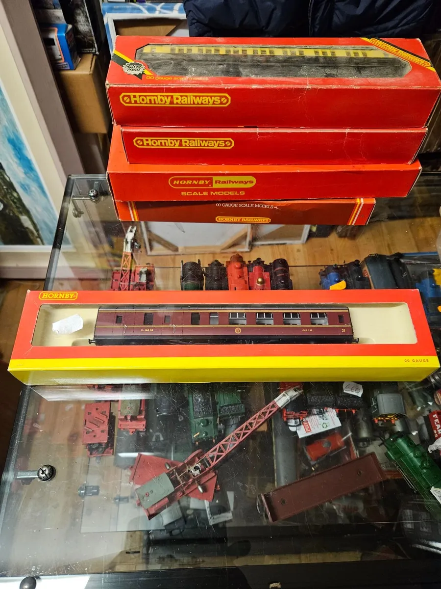 Hornby OO Gauge Carraige - Image 1