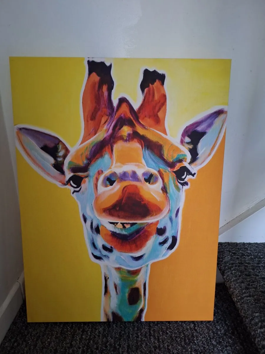 Giraffe canvas print