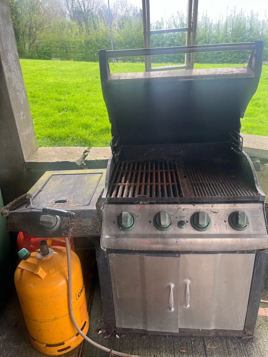 GAS BBQ