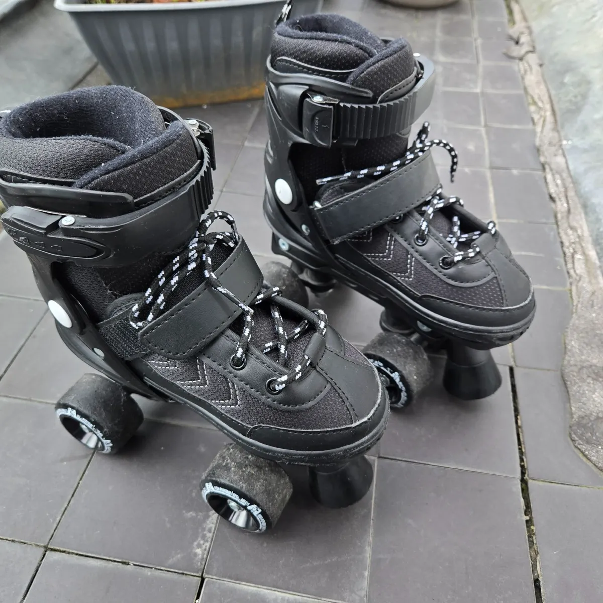 Roller skates-  small 31-34 - Image 2