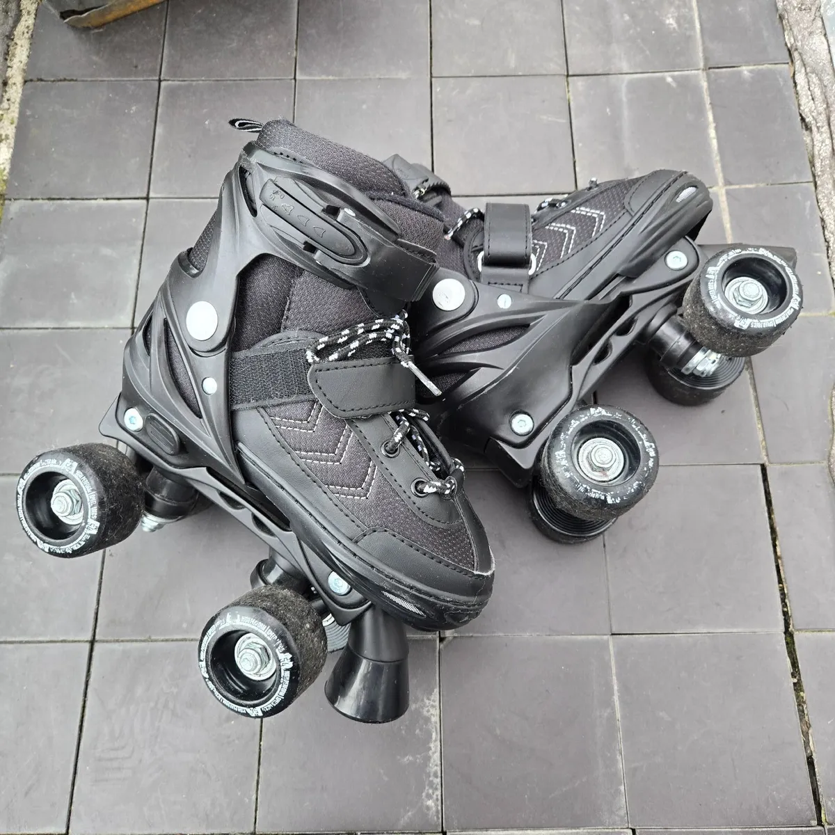 Roller skates-  small 31-34 - Image 4