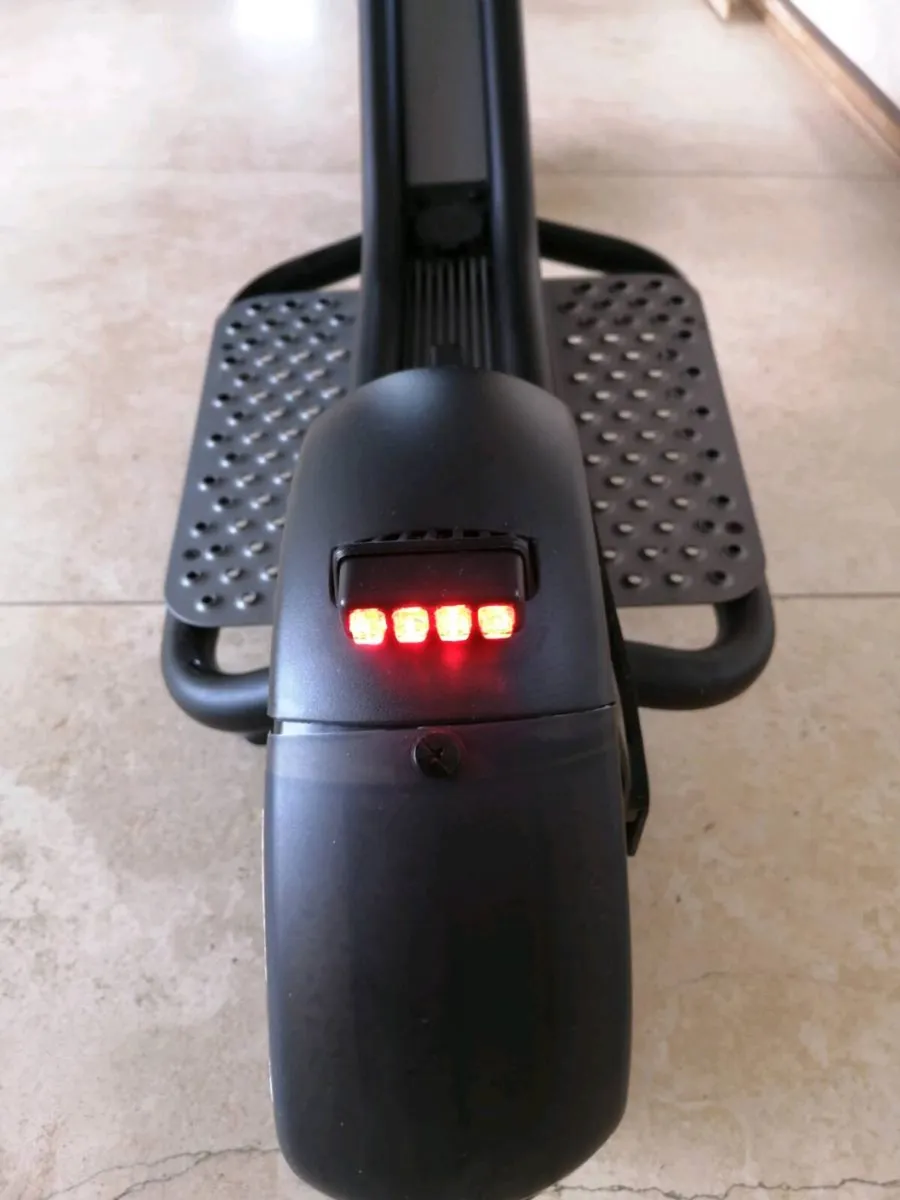 PURE Escape Pro electric scooter - Image 4