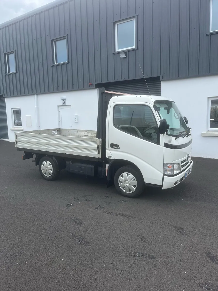 2008 Toyota dyna low miles - Image 2