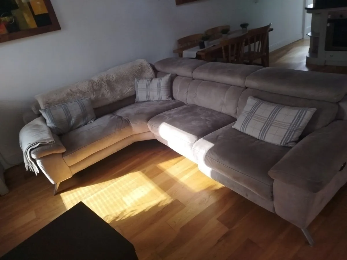 Couch - Image 4