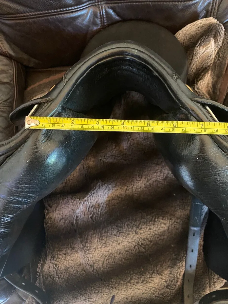 Prestige dressage saddle - Image 3