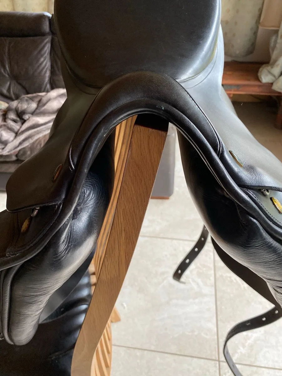 Prestige dressage saddle - Image 4