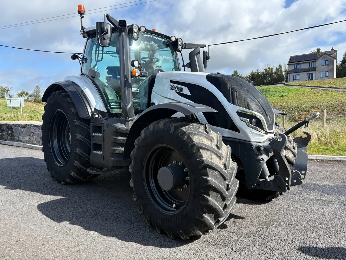 🔥 2022 Valtra T235 Versu – Pristine Condition 🔥 - Image 4