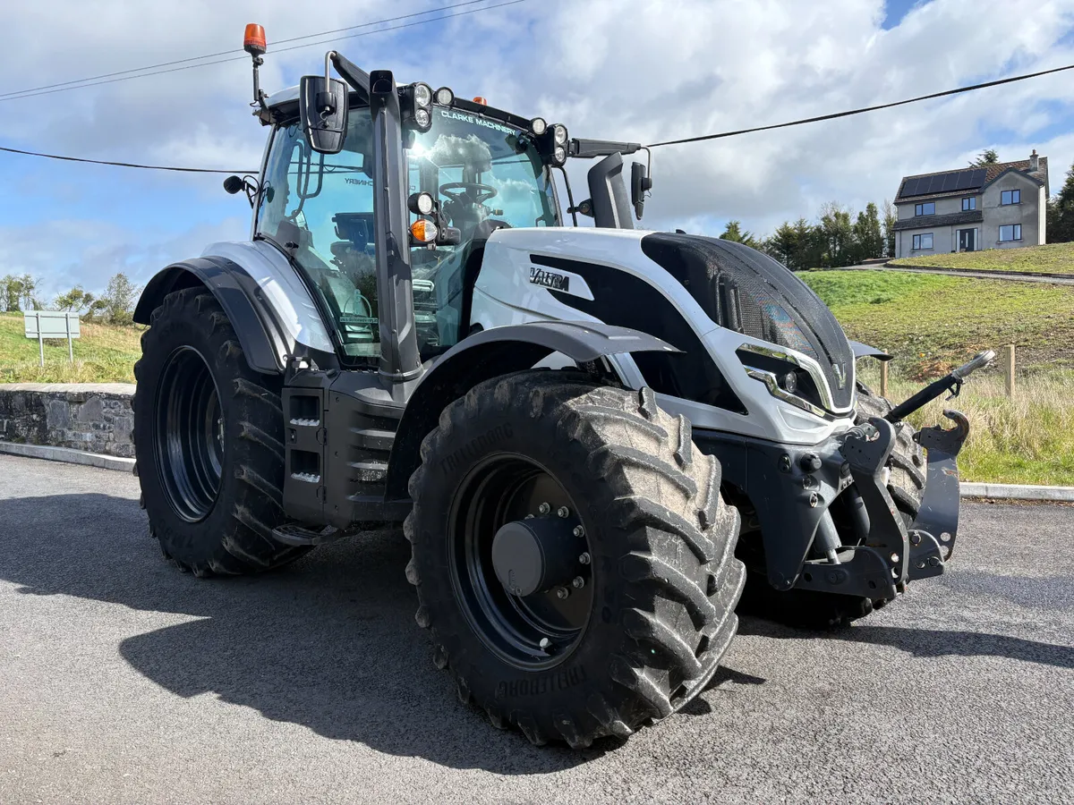 🔥 2022 Valtra T235 Versu – Pristine Condition 🔥 - Image 3