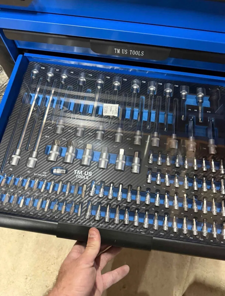 BRAND NEW 12 DRAWER TOOL CHEST FULL OF TOOLS - Image 4