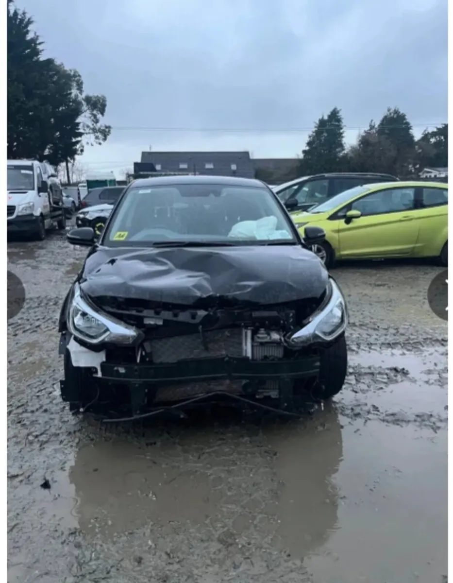 2019 Hyundai i20 Automatic only 16,500 kms - Image 4