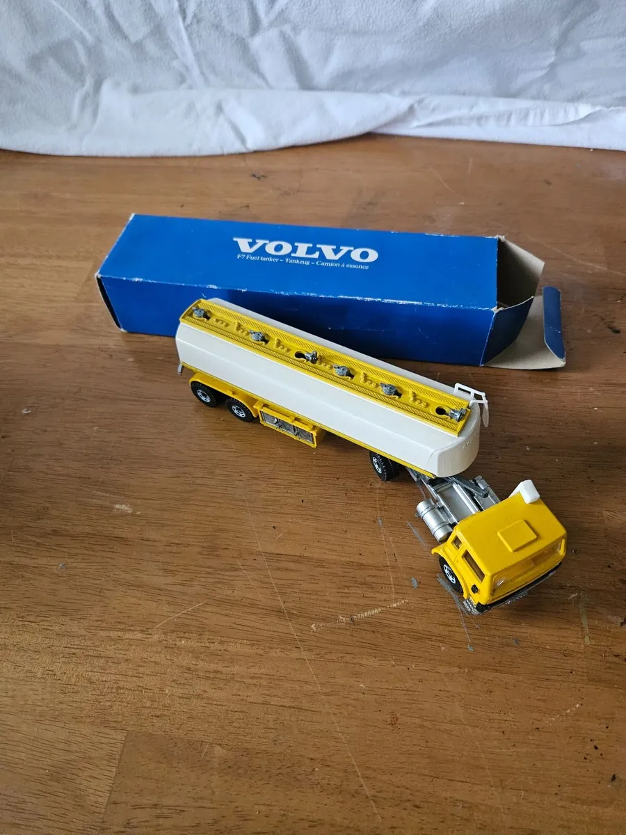 Corgi Siku Volvo Tractor Unit and Tanker Trailer - Image 3