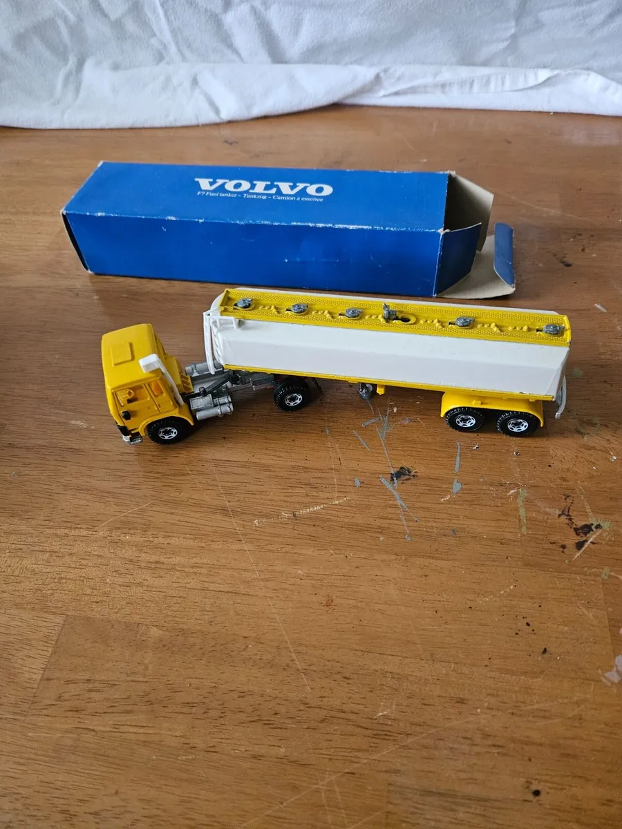 Corgi Siku Volvo Tractor Unit and Tanker Trailer - Image 4